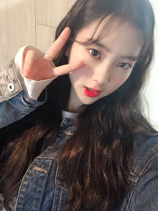 출처: 오마이걸 트위터