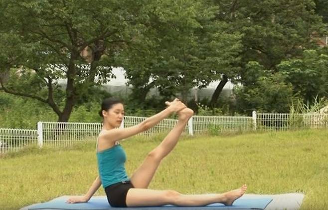 출처: 유튜브 '강하나스트레칭2008' 캡쳐