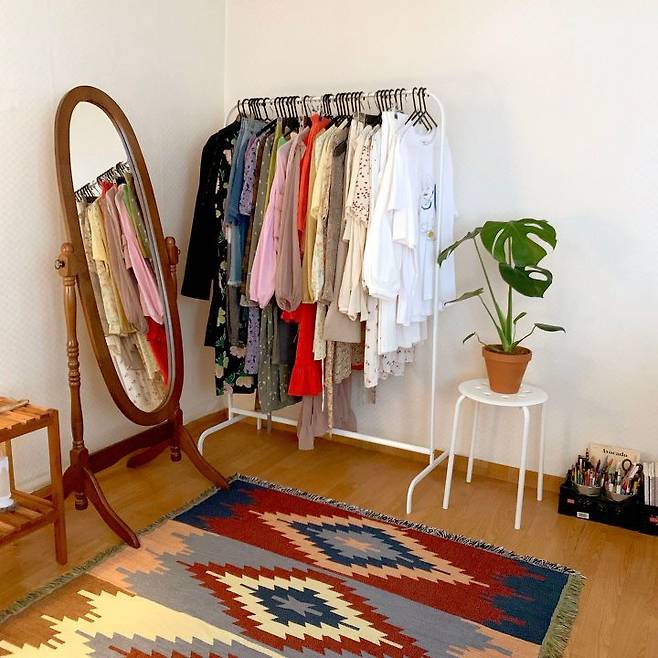 출처: <스탠드행거><전신거울> 등 제품정보 모아보기(▲이미지클릭)