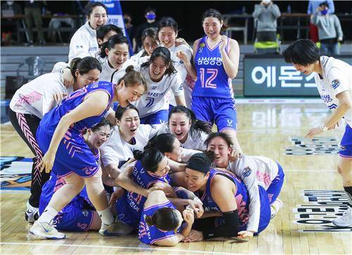 정규리그 4위→챔피언, '언더독' 반란 보여준 여자농구 삼성생명 홍기원 기자 2021.3.9