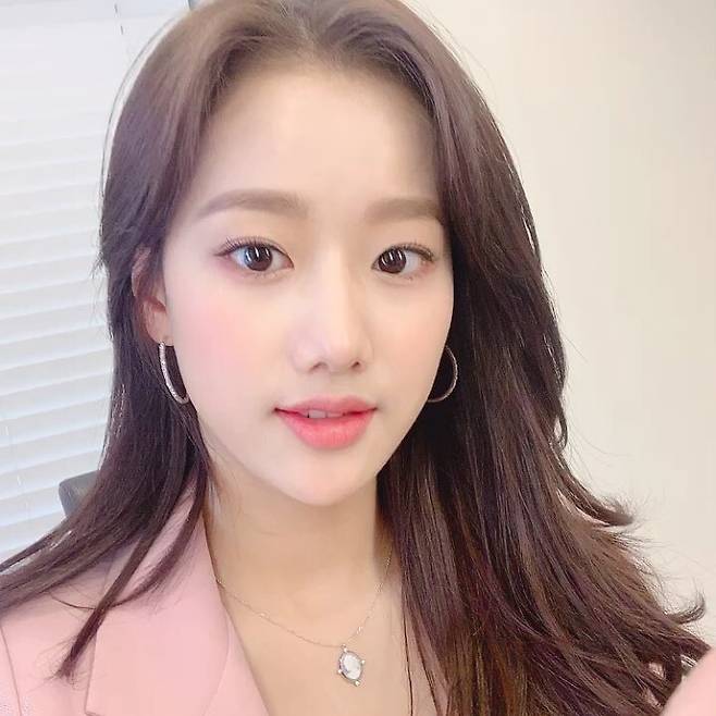 출처: 이나은 인스타그램