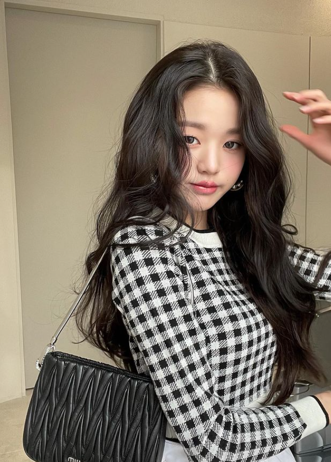 출처: 아이즈원 인스타그램