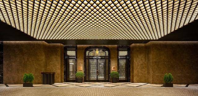 조선 팰리스 메인 입구인 웰컴로비의 팰리스 게이트. 조선호텔앤리조트 제공