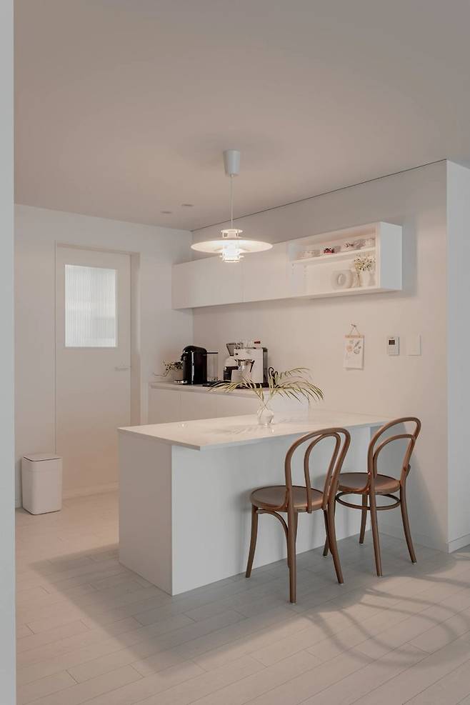 출처: <조명> 정보 보러가기 (▲이미지 클릭)