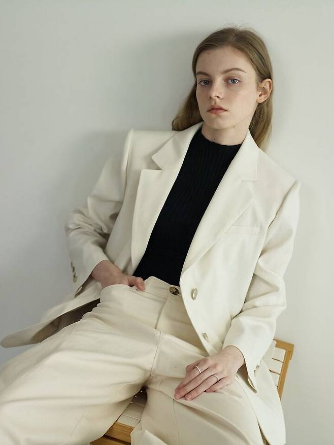 출처: 라인 스튜디오 원