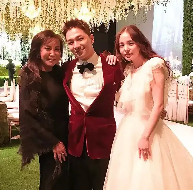 출처: 수잔리 디자이너 인스타그램