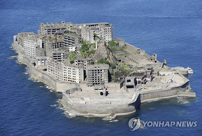 일제 강점기 조선인 강제 노역 현장인 미쓰비시 해저 탄광이 있던 일본 나가사키(長崎)현 소재 하시마(端島.일명 '군함도'). [교도=연합뉴스 자료사진]