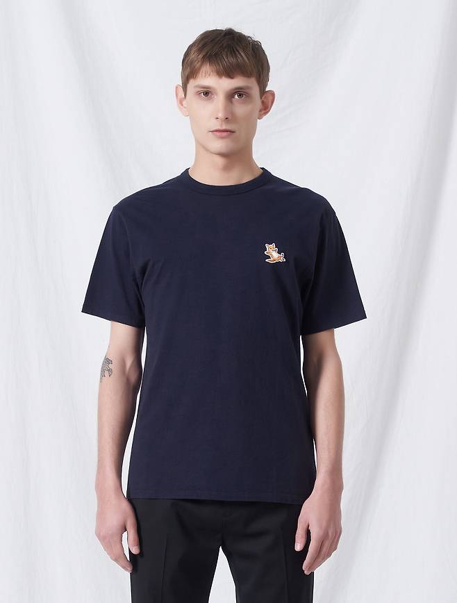 메종 키츠네의 '칠랙스 폭스 패치 클래식 티셔츠'. /SSF샵