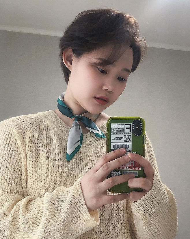 출처: 봄&여름 시즌에 포인트로 좋은 스카프♥