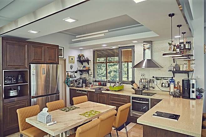 출처: 오늘의집 온라인 집들이 보러가기 (▲ 이미지 클릭)