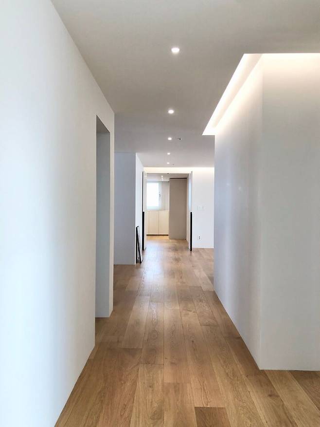 출처: 오늘의집 온라인 집들이 보러가기 (▲ 이미지 클릭)