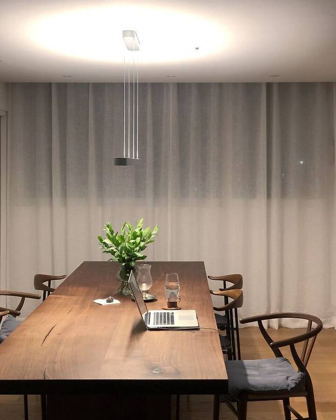 출처: <식탁> 정보 보러가기 (▲이미지 클릭)