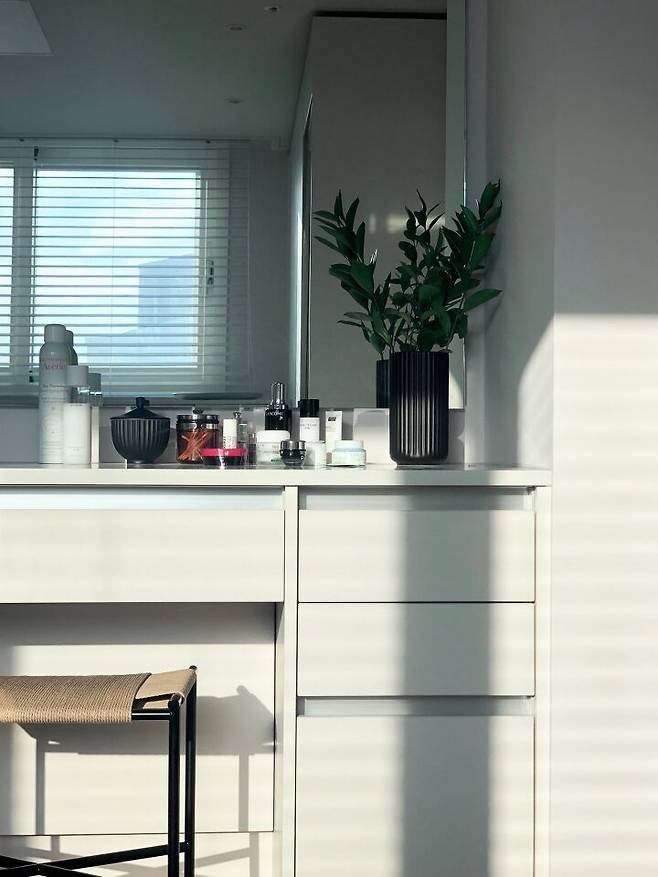 출처: 오늘의집 온라인 집들이 보러가기 (▲ 이미지 클릭)