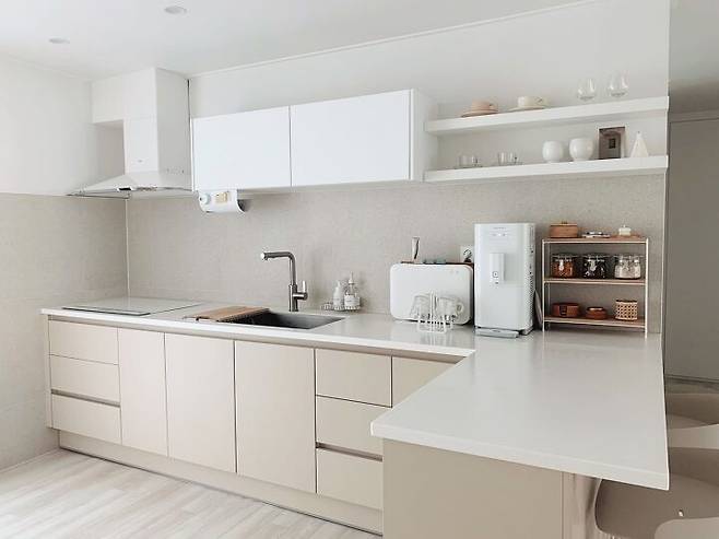 출처: 오늘의집 온라인 집들이 보러가기 (▲ 이미지 클릭)