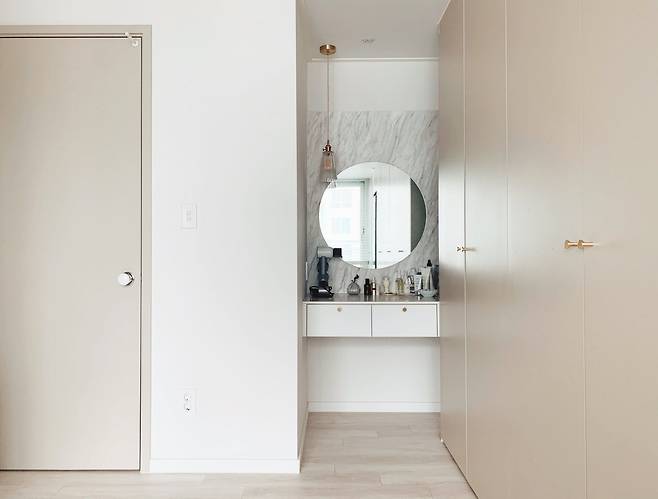 출처: 오늘의집 온라인 집들이 보러가기 (▲ 이미지 클릭)