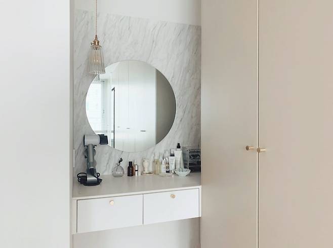 출처: 오늘의집 온라인 집들이 보러가기 (▲ 이미지 클릭)