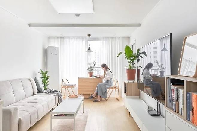 출처: 오늘의집 온라인 집들이 보러가기 (▲ 이미지 클릭)