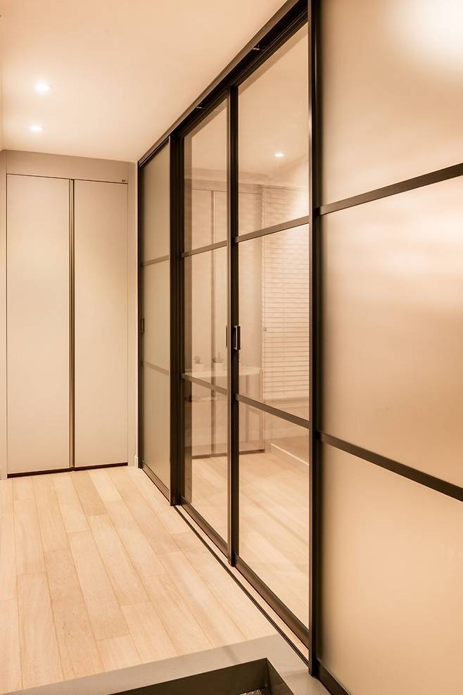 출처: 오늘의집 온라인 집들이 보러가기 (▲ 이미지 클릭)