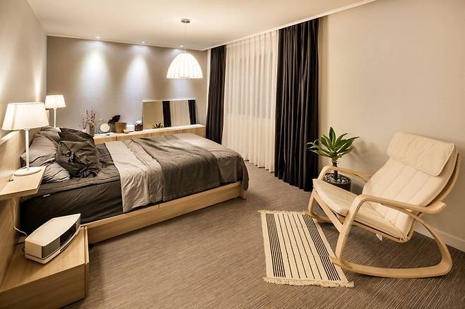 출처: <흔들의자> 정보 보러가기 (▲이미지 클릭)