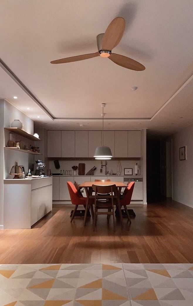 출처: <팬던트 조명> 정보 보러가기 (▲이미지 클릭)