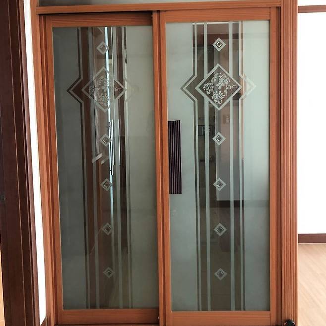 출처: 오늘의집 온라인 집들이 보러가기 (▲ 이미지 클릭)