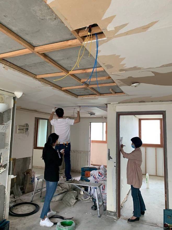 출처: 오늘의집 온라인 집들이 보러가기 (▲ 이미지 클릭)