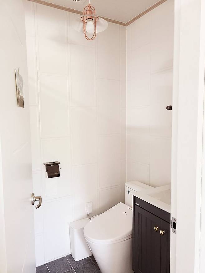 출처: <화장실 조명> <휴지통> 정보 보러가기 (▲이미지 클릭)