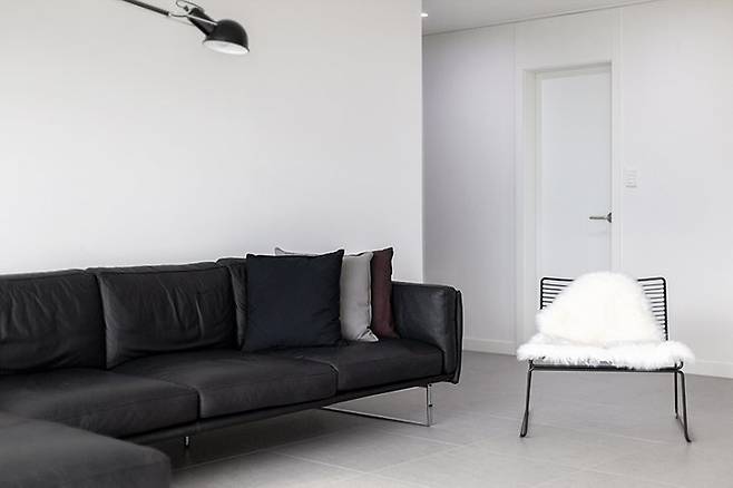 출처: <의자> 제품 정보 보러가기 (▲이미지 클릭)