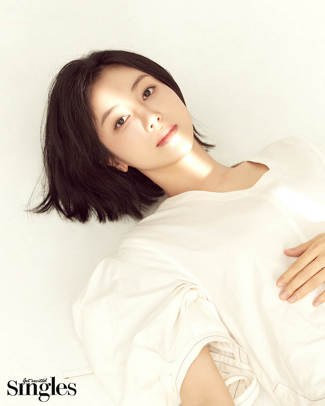 김옥빈 화보가 공개됐다.사진=싱글즈 제공