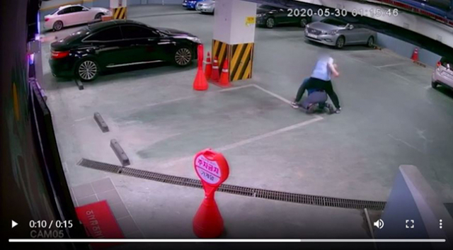 피해자가 공개한 사건 당일 CCTV 영상