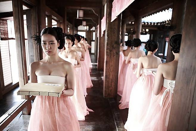 영화 '간신' 중 한 장면.