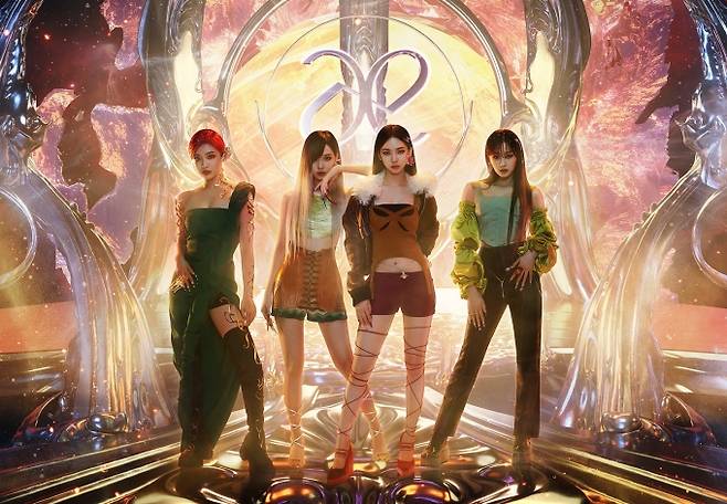 그룹 에스파. 사진엔 4명뿐이지만 8인조다.