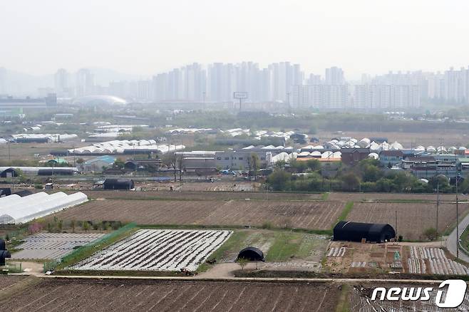 국토교통부는 21일 3기 신도시를 포함한 수도권 공공택지의 사전청약 계획을 밝혔다. 사전청약은 올해 총 3만200가구 분량으로 7월부터 12월까지 네 차례에 걸쳐 공급된다. 사진은 7월 1차 사전청약에 포함된 인천계양지구의 모습. 2021.4.21/뉴스1 © News1 정진욱 기자