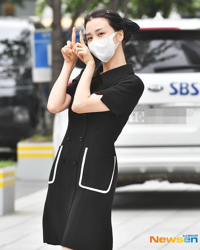 Actor Park Ha-sun enters SBS Mokdong building in Yangcheon-gu, Seoul on June 3 to proceed with SBS Power FM Park Ha-suns Cine Town.