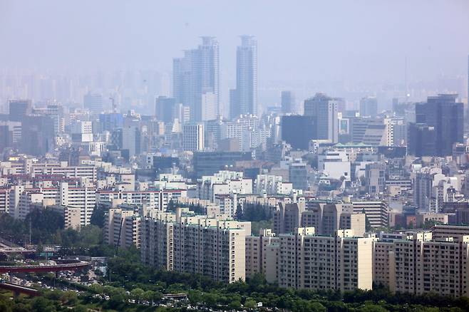 서울 시내 아파트 단지 전경. [연합]