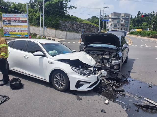 제주에서 발생한 렌터카 교통사고 현장. 제주도소방안전본부 제공