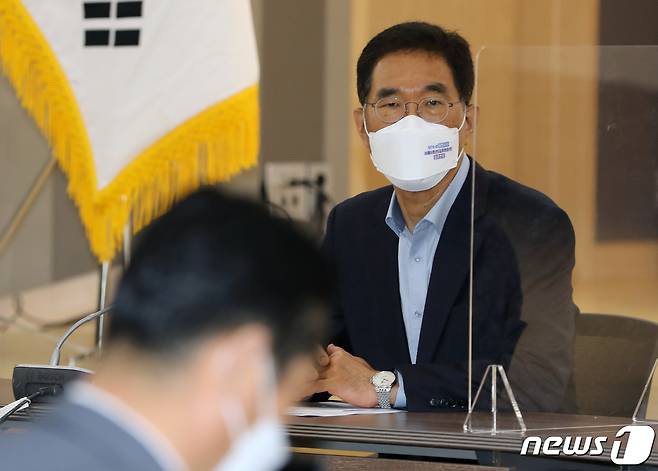 김주영 더불어민주당 의원./뉴스1 © News1 정진욱 기자