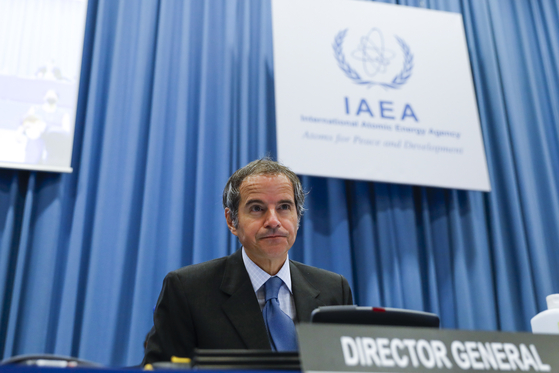 Rafael Grossi, director general of the International Atomic Energy Agency (IAEA), speaks at an IAEA Board of Governors meeting in Vienna, Austria, Monday. [AP/YONHAP]