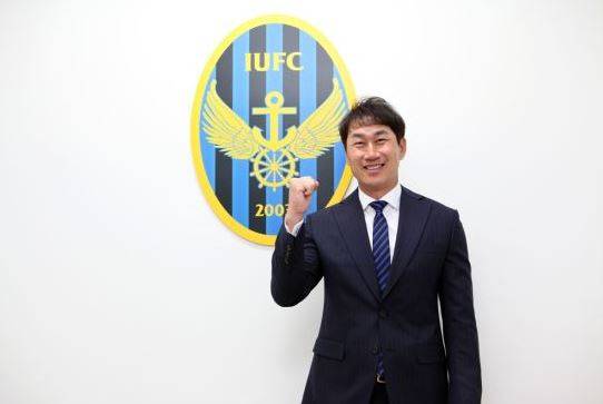 유상철 전 감독은 2019년 인천 유나이티드 감독으로 부임했다./사진=나무위키