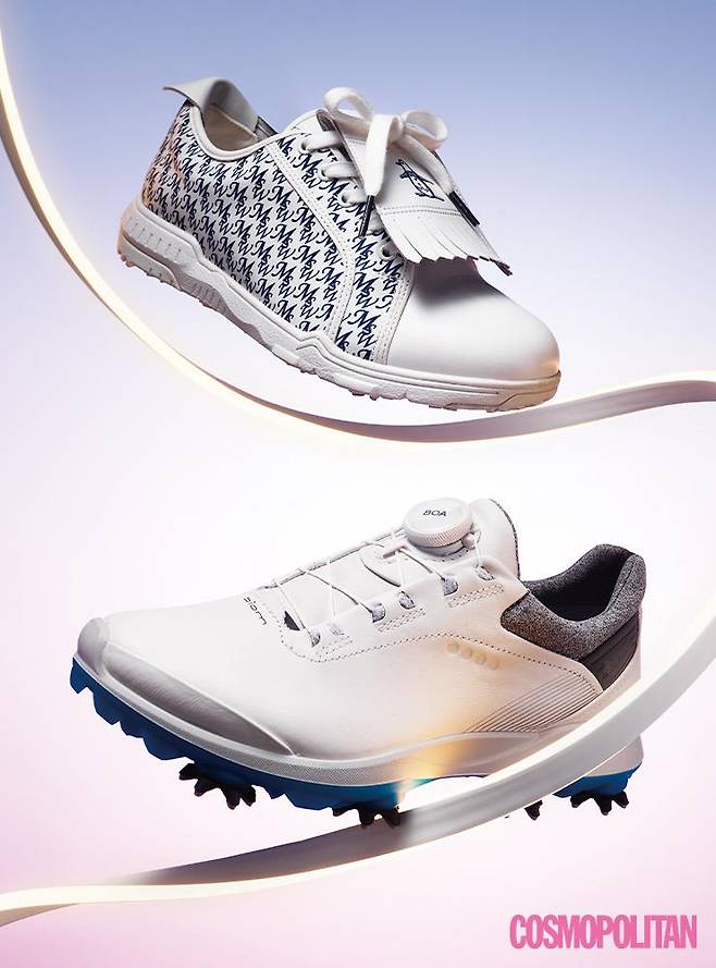 (위)클래식한 무드의 스파이크리스 골프화. 메모리폼 인솔로 편안한 착용감을 선사하며, 소가죽 소재로 내구성이 뛰어나다. 테슬 디테일은 탈착이 가능해 2가지 연출이 가능하다. 29만8천원 먼싱웨어. (아래)100% 방수 기술을 적용한 고어텍스 소재의 스파이크 골프화. 신발끈 대신 다이얼을 조절하는 보아핏 시스템으로 탈착이 간편하다. 47만원 에코 골프.