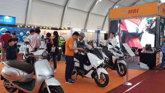 전기오토바이 엑스포에 전시된 엠비아이 전기이륜차. (사진=엠비아이)