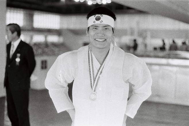 사진=1974 테헤란 아시안게임에서 금메달을 획득한 故 조오련. 연합뉴스