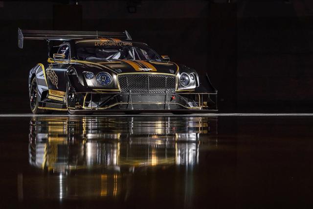 벤틀리가 신형 컨티넨탈 GT3를 기반으로 한 '파이크스 픽 힐 클라임' 레이스카를 공개했다.