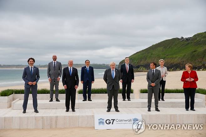 G7 정상 기념사진 [EPA=연합뉴스]