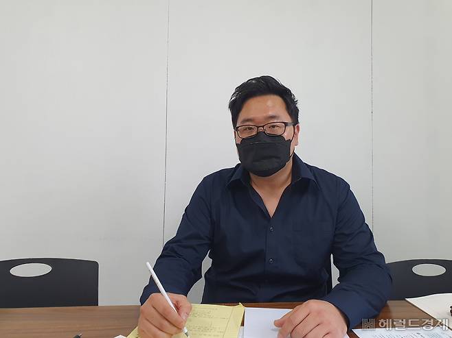 성창엽 대한주택임대인협회장은 비아파트 주택 임대사업자 신규등록을 막고 매물을 매각하도록 유도하는 정부 정책에 대해 강하게 비판했다. LH마저 매입을 거절하는 데 어느 누가 취득세, 보유세 폭탄을 맞는 다세대 주택을 사주겠냐는 것이다. [사진=이민경 기자]