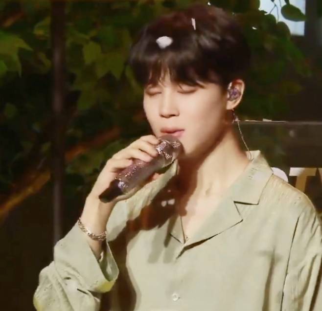 '블랙홀급 별가루 음색' 방탄소년단 지민, 日CDTV 라이브 아름다운 음색+초고음 폭발..'퍼펙트 보컬'