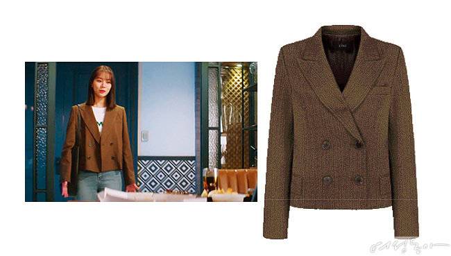 더블버튼 크롭트 재킷. 24만9천원 라인.