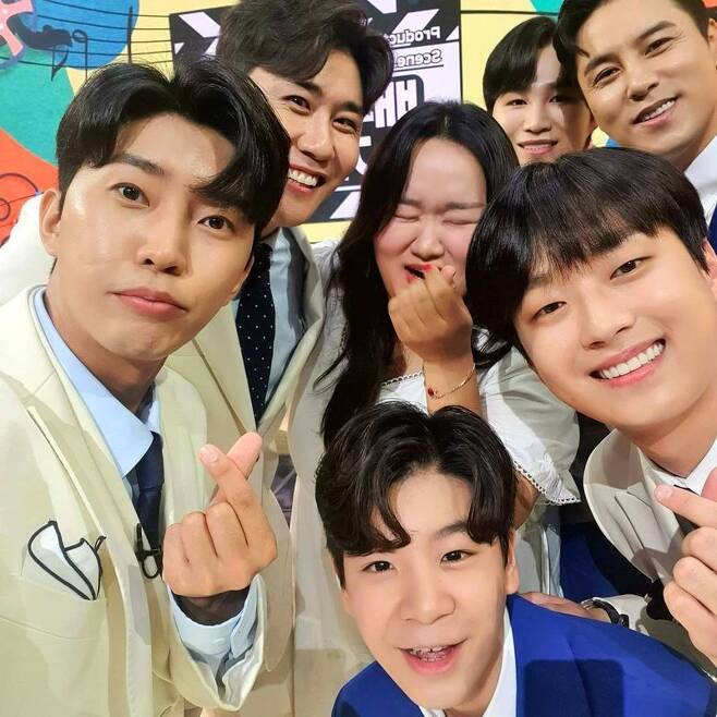 Actor Ha Jae-sook shares shiny group shots with Mr. Trott TOP6Ha Jae-sook uploaded five photos to his Instagram on June 17 with the phrase Pingyaos rise! Neelia!Ha Jae-sook in the photo is staring at the camera with singer Lim Young-woong, Youngtak, Jung Dong Won, Lee Chan Won, Kim Hee Jae and Jang Min-Ho.They boasted a warm visual and chemistry and bought the envy of the viewers.Ha Jae-sook said, I will sing the TV Chosun Apply Song - Call Center of Love tonight, I really enjoy it all night and I have so many fun.My two ears were so happy with my heart. Hahat. I was born and I was so nervous when I first ate Cheongsimhwan. My song was so sore, but I was so happy. Oh! Honey. Come in late and late today. Im going to see a bottle of makgeolli when I see it.My father and mother also asked me to set a picture on the background of the cell phone because they are TOP6 steam fans.