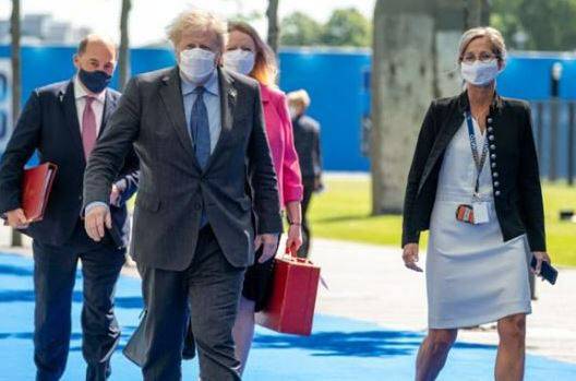 G7 首脳会議当時韓国企業が生産したマスクを着したボリスジョンソン(左側二番目)イギリス総理. (写真=トップテック提供)