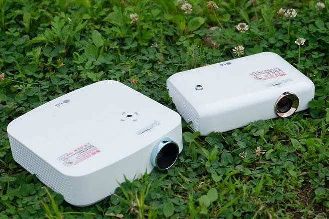 LG 시네빔 PF50KA(좌)와 PH510P(우). 출처=IT동아